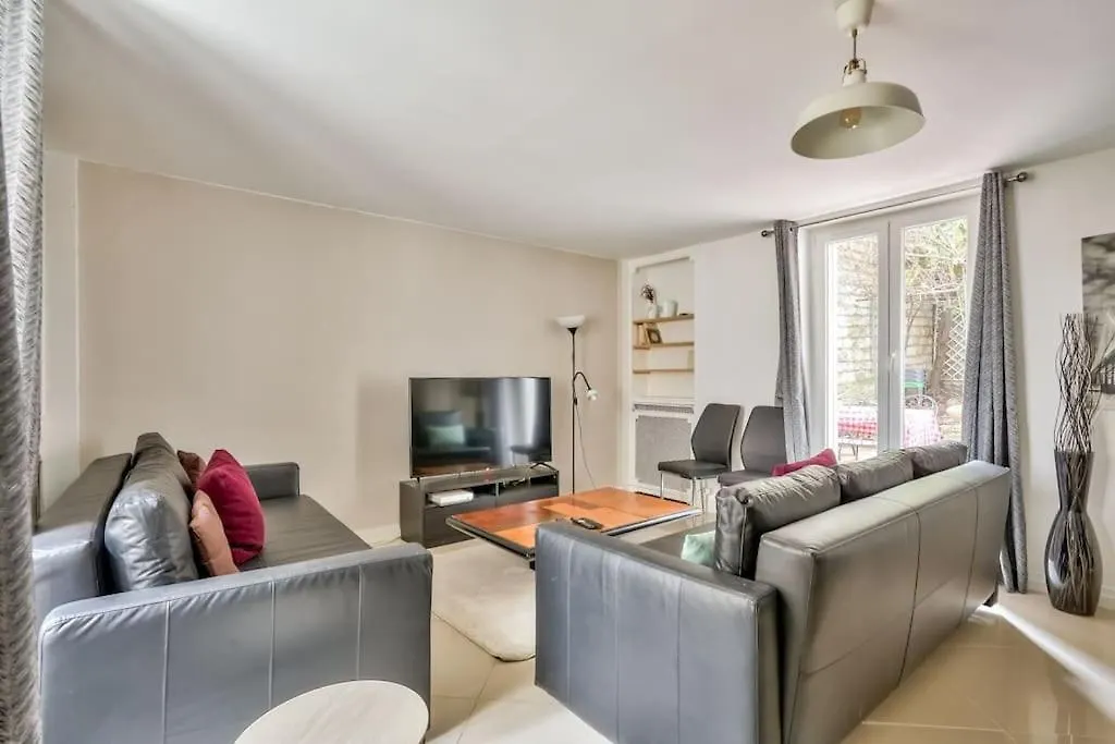 Stunning House With Garden 1 Minute From The Metro * Parijs
